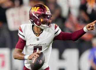 Aaron Rodgers Impressed by Jayden Daniels Performance in Commanders’ Win news-24092024-224438