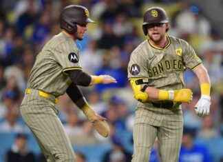 Padres Secure Playoff Spot with Game-Ending Triple Play Against Dodgers news-25092024-095645