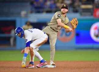 MLB Roundup: Padres clinch postseason spot with rare triple play news-25092024-095711