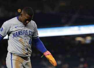 Kansas City Royals Struggle to Boost Offense in Wild-Card Race Against Washington Nationals news-25092024-140700