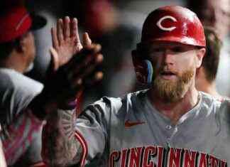 José Ramírez Leads Guardians to Victory with 3-Run Homer in Playoffs Tune-Up news-26092024-061011