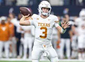 Texas Longhorns Coach Steve Sarkisian undecided on starting quarterback for SEC debut news-27092024-000440