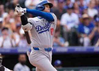 Shohei Ohtani Shows Excitement Before Postseason Debut with Dodgers news-05102024-160802