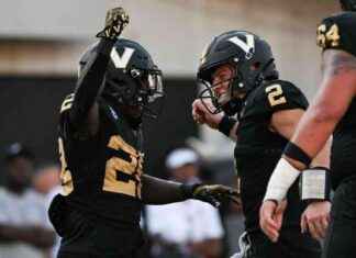 Vanderbilt Upsets Alabama in First Win Against No. 1 Team news-06102024-041348