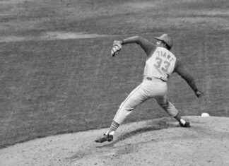 Luis Tiant: Red Sox Pitching Legend Passes Away at 83 news-09102024-111015
