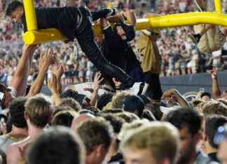 Unexpected Upsets: SEC Shakeup as Three Top 10 Teams Fall, Including Alabama’s Loss to Vanderbilt news-09102024-231520