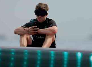 New Zealand Leads Britain 1-0 in America’s Cup Final news-12102024-175912
