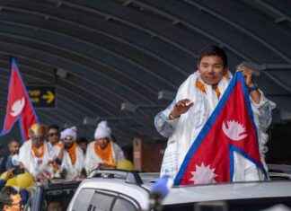 Record-breaking Teen Climber Returns Home to Nepal in Hero’s Welcome news-14102024-150822