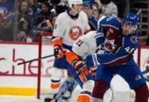 Islanders Defeat Avalanche 6-2 with Nelson’s Two Goals in Patrick Roy’s Return news-15102024-092018
