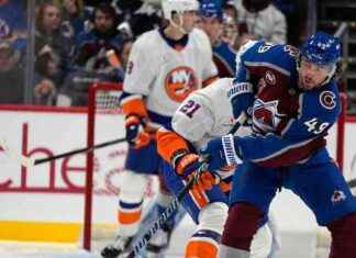 Islanders Defeat Avalanche 6-2 with Nelson’s Two Goals in Patrick Roy’s Return news-15102024-092018