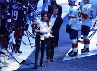 Blue Jackets Pay Emotional Tribute to Gaudreau Brothers in Home Opener against Panthers news-16102024-033430