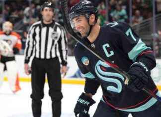 Kraken vs Flyers: Seattle Scores 4 Goals in 2nd Period to Secure 6-4 Victory news-18102024-104131