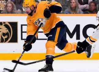Predators Dominate Bruins with 4-0 Win for First Season Victory news-23102024-175447