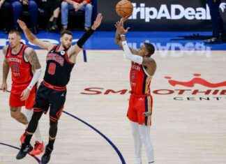 Dejounte Murray Injury Update: Pelicans Guard Breaks Hand in Season Opener news-24102024-120748