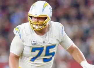 Chargers’ Bradley Bozeman protects Justin Herbert from potential injury by Saints’ Nathan Shepherd – CBSSports news-28102024-011718
