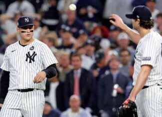 Yankees World Series Finale Meltdown: A Fifth-Inning Lament news-31102024-144741