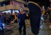 Chaos in Los Angeles After Dodgers Win: Bus Burned, Store Thefts, Rowdy Crowds news-01112024-172755