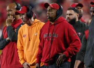 Buccaneers Coach Todd Bowles Defends Decision in Loss news-05112024-163102