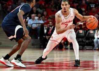 L.J. Cryer Leads No. 4 Houston to 97-40 Victory Over Jackson State news-06112024-103455
