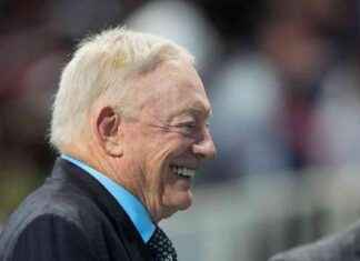 Dak Prescott aims to avoid surgery on hamstring and make comeback this season, confirms Jerry Jones news-08112024-224219