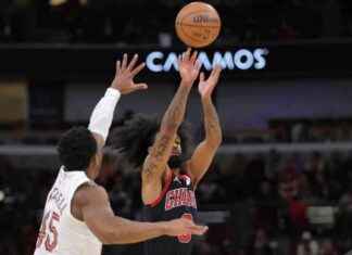 Mitchell Scores 36 Points as Cavaliers Defeat Bulls 119-113 for 12th Consecutive Victory news-12112024-091456