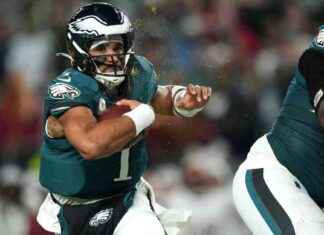 Saquon Barkley Scores 2 TDs as Eagles Defeat Commanders 26-18 to Extend NFC East Lead news-16112024-185026