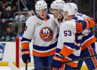 Seattle Kraken’s Oleksiak Scores Game-Winning Goal in 3-2 Victory Over New York Islanders news-17112024-065336