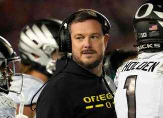 Oregon Ducks Maintain Top Spot in AP Top 25; Notre Dame Climbs to 6th news-18112024-005925