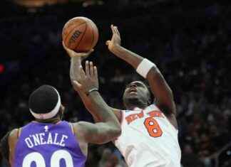 Knicks Defeat Suns 138-122 with Brunson and Towns Scoring Big news-21112024-234626