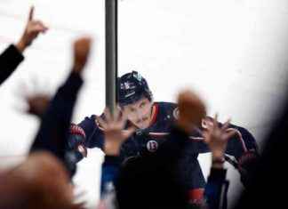 Zach Werenski’s OT Goal and 5-Point Game Lead Blue Jackets to 7-6 Victory news-22112024-133806