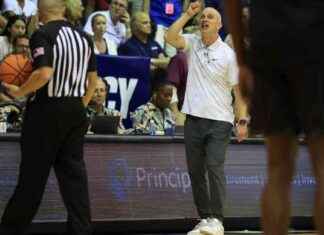 UConn’s Hurley Criticizes Referee Over Late Foul Call in Loss to Memphis news-26112024-045528