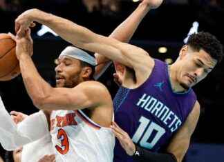 Jalen Brunson Scores 31 Points in Knicks’ 99-98 Victory Over Hornets news-29112024-234138