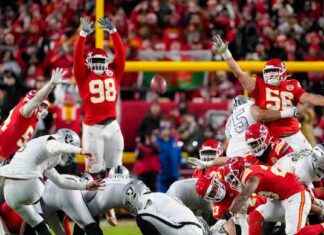 Chiefs Secure Playoff Berth with 19-17 Victory Over Raiders news-30112024-054332