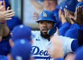 Dodgers to Re-Sign Outfielder Teoscar Hernández for $66M Over 3 Years dodgers-to-re-sign-outfielder-teoscar-hernndez-for-66m-over-3-years