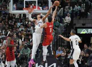 Victor Wembanyama and Dyson Daniels: Top Defensive Player of the Year Candidates victor-wembanyama-and-dyson-daniels-top-defensive-player-of-the-year-candidates