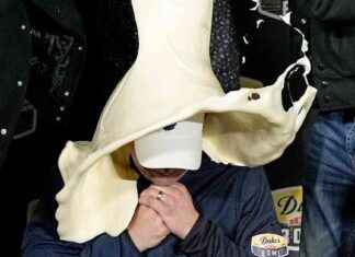 Duke’s Mayo Bowl: Behind-the-Scenes of the Mayonnaise Bath dukes-mayo-bowl-behind-the-scenes-of-the-mayonnaise-bath