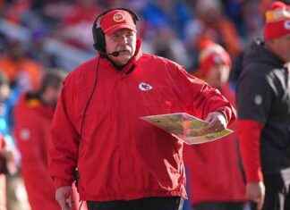 Patrick Mahomes Balances Family and Football: A Look at His Playoff Preparation patrick-mahomes-balances-family-and-football-a-look-at-his-playoff-preparation