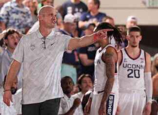 Dan Hurley trolls Creighton after UConn road win dan-hurley-trolls-creighton-after-uconn-road-win