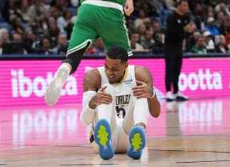 Dejounte Murray Achilles Injury in Pelicans vs. Spurs Game dejounte-murray-achilles-njury-in-pelicans-vs-spurs-game