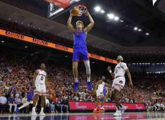Florida’s Walter Clayton Jr. Returns, Leads Upset Victory over Auburn floridas-walter-clayton-jr-returns-leads-upset-victory-over-auburn