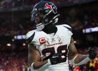 Joe Mixon wins appeal, avoids fine for criticizing officials joe-mixon-wins-appeal-avoids-fine-for-criticizing-officials