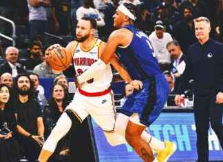 Steph Curry Makes 12 Threes in 56-Point Game steph-curry-makes-12-threes-in-56-point-game