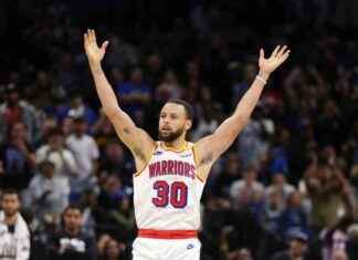 Steph Curry’s Magic and Heartwarming Hockey Story steph-currys-magic-and-heartwarming-hockey-story