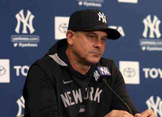 Yankees’ Aaron Boone: Prioritizing Class in World Series Victory yankees-aaron-boone-prioritizing-class-in-world-series-victory