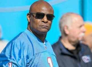 Warren Moon uncertain about Cam Ward wearing No. 1 for Titans warren-moon-uncertain-about-cam-ward-wearing-no-1-for-titans