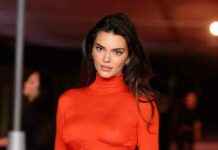 Kendall Jenner’s Topless Bikini Photos Approved by Sister Kylie – Revealed kendall-jenners-topless-bikini-photos-approved-by-sister-kylie-revealed