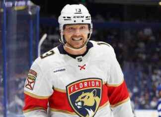 Sam Reinhart injury update: Panthers forward exits Game 2 after hit from Sebastian Aho sam-reinhart-injury-update-panthers-forward-exits-game-2-after-hit-from-sebastian-aho