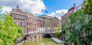 Utrecht: News, Sports, and Jobs in the Heart of the Netherlands Utrecht, Utrecht Nieuws, Utrechts Sportnieuws, Roemeens Voetbalelftal, Nederlands Elftal, Ajax Utrecht, FC Utrecht, Opstellingen, Gemeente Utrecht Vacatures